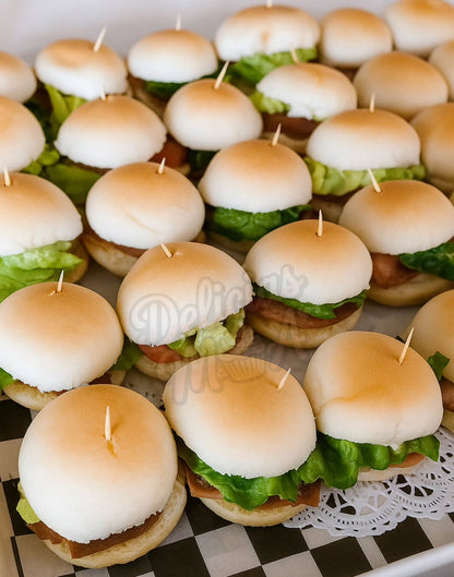 CHURRASCOS 

lechuga tomate 
italiano 
barros luco
chacarero